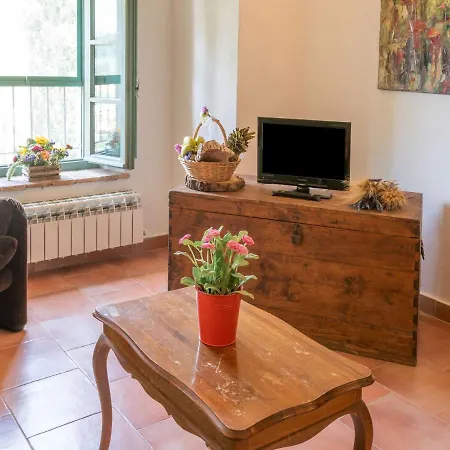 Casa vacanze Beautiful In Collesalvetti With Garden Guasticce