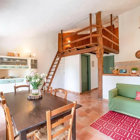 Casa vacanze Beautiful In Collesalvetti With Garden Guasticce